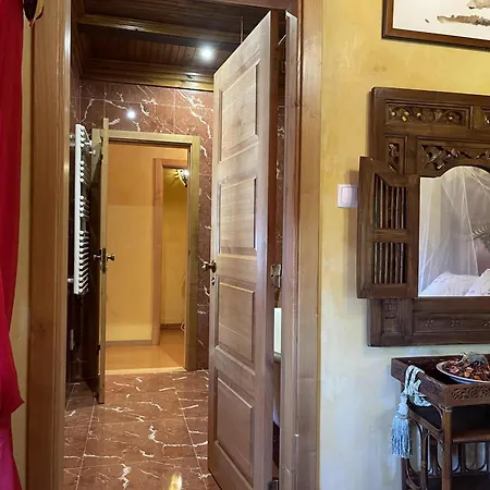 Charming Garden Retreat In Holiday home *